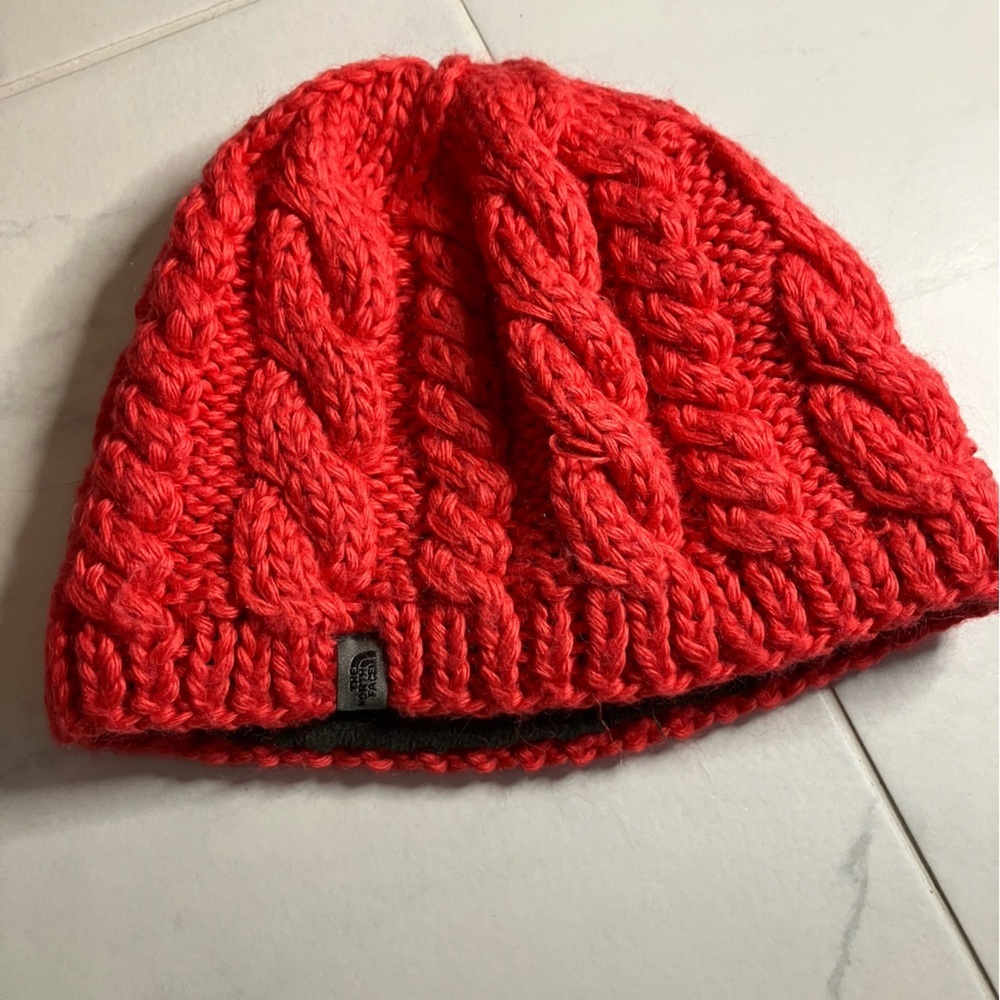 North face Cozy Knit toque. Wool blend. EUC